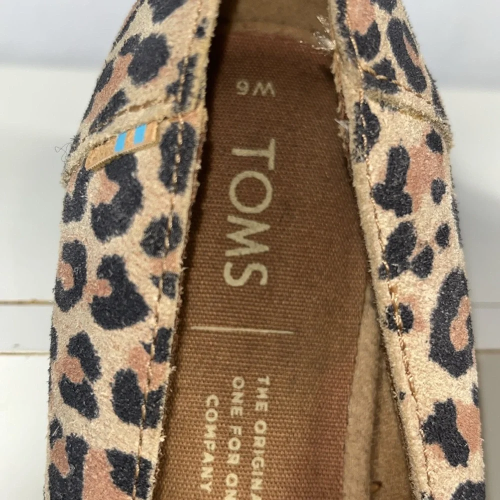 Toms Julie Leopard Print‎ Suede Ballet Flat in Desert Tan.